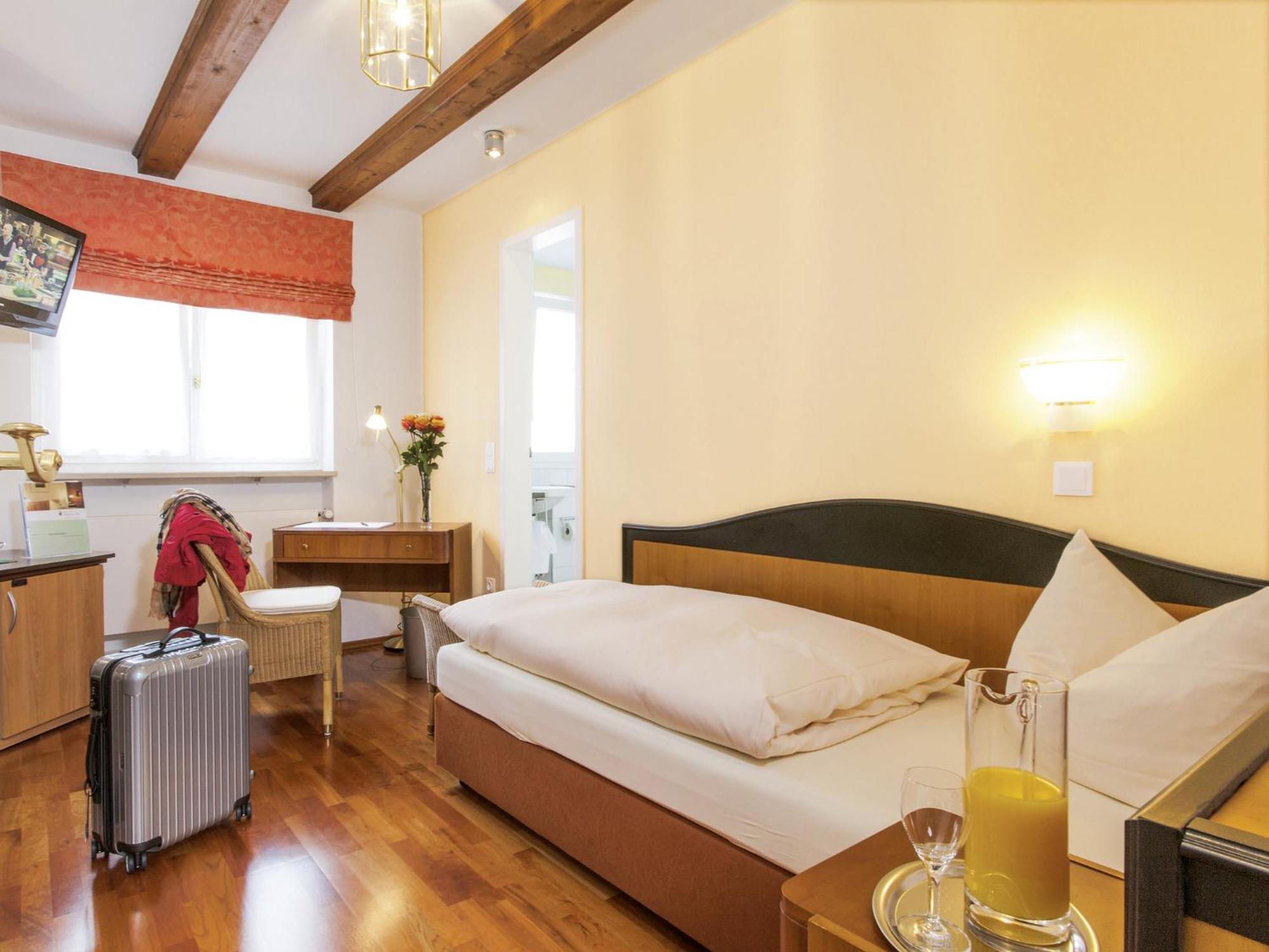 Hotel Muenchner Hof Und Blauer Turm 4*
