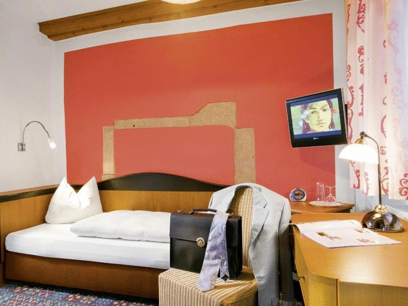 Muenchner Hof Und Blauer Turm Hotel 4*